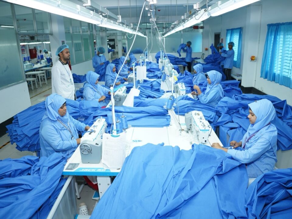 Sewing floor producing medical garments